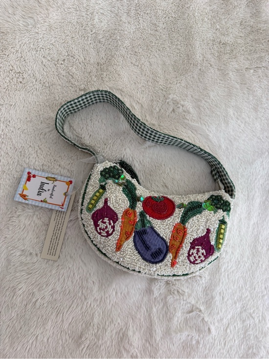 Handmade Handbags - NWT Hand-Beaded Vegetable Motif Shoulder Bag in White tassel, green gingham